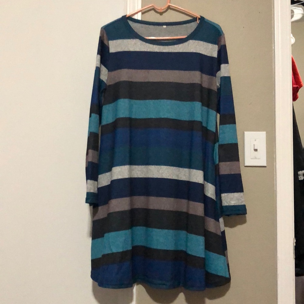 Pretty Tunic! - Picture 2 of 2
